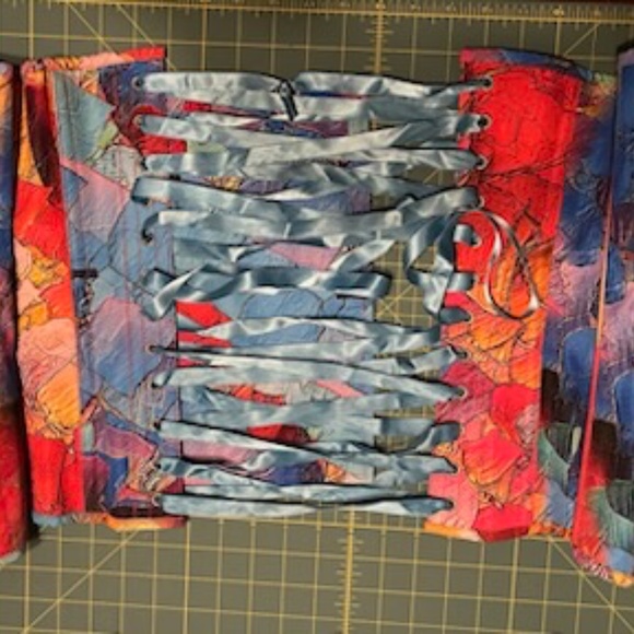 Corset Story 32" Kaleidoscope Exposed Petal Overbust Corset - Picture 3 of 3